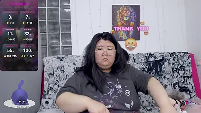 Snapshot of Nadine_asian chatting on 09.19.25 Nadine asian online show from 09.19.25