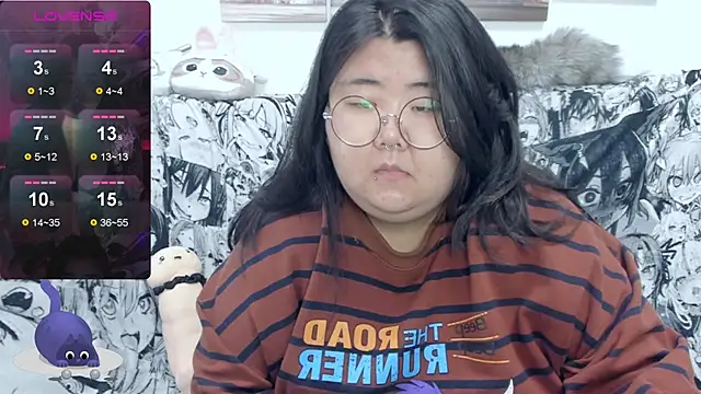 Snapshot of Nadine_asian chatting on 10.04.25 Nadine asian online show from 10.04.25