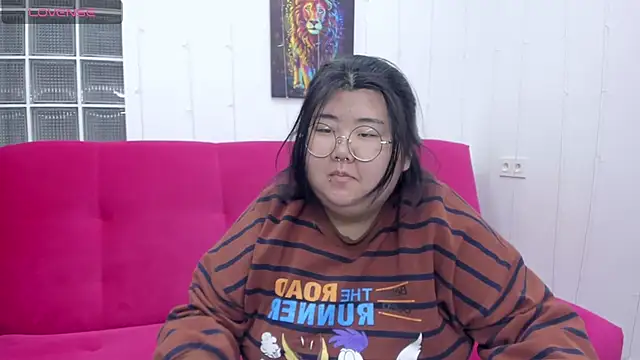 Snapshot of Nadine_asian chatting on 10.05.25 Nadine asian online show from 10.05.25