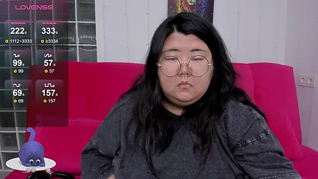 Snapshot of Nadine_asian chatting on 10.30.25 Nadine asian online show from 10.30.25