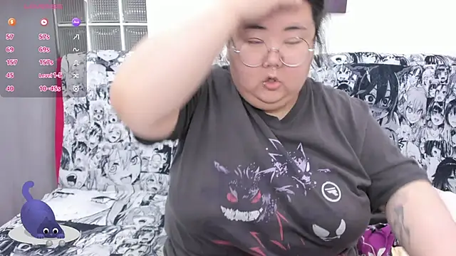 Snapshot of Nadine_asian chatting on 10.31.25 Nadine asian online show from 10.31.25