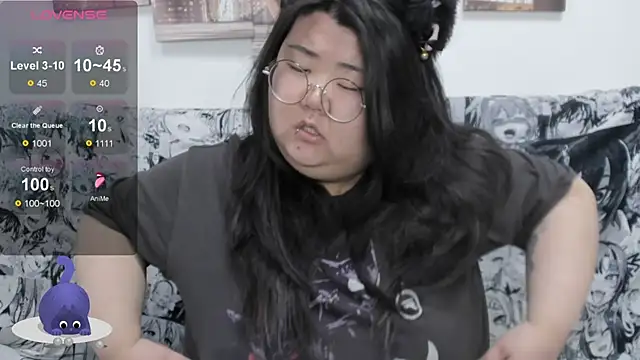 Snapshot of Nadine_asian chatting on 11.13.25 Nadine asian online show from 11.13.25