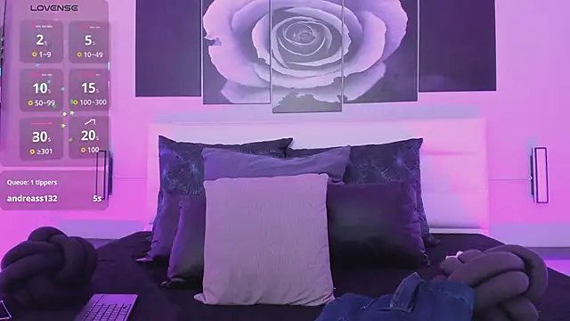 isabella simons online show from 10.28.25