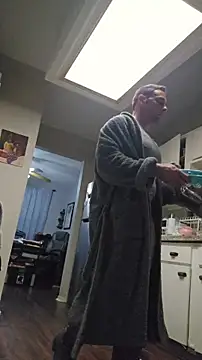 Snapshot of luvs2cumm69 chatting on 11.21.25 luvs2cumm69 online show from 11.21.25