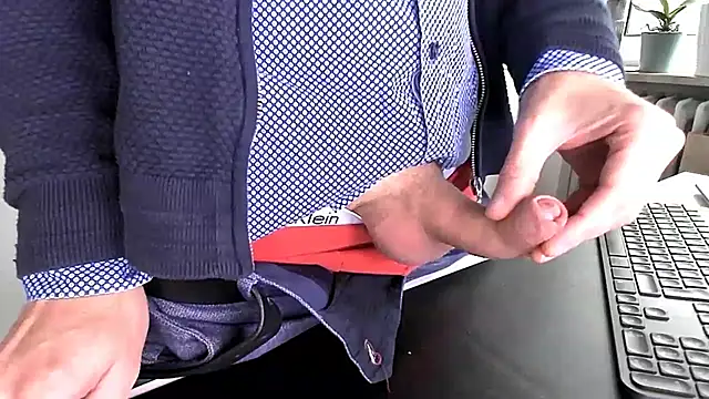 Snapshot of sperma_tributes chatting on 10.06.25 sperma tributes online show from 10.06.25