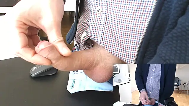 Snapshot of sperma_tributes chatting on 11.21.25 sperma tributes online show from 11.21.25