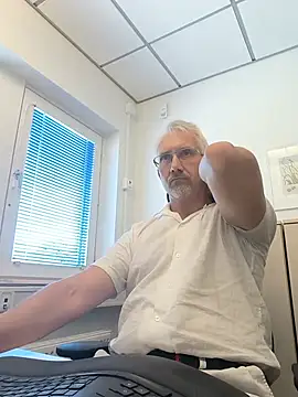 Snapshot of tom-swede chatting on 07.21.26 tom-swede online show from 07.21.26