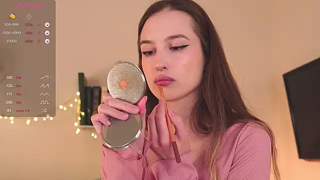 Snapshot of NeonShine chatting on 12.09.24 NeonShine online show from 12.09.24