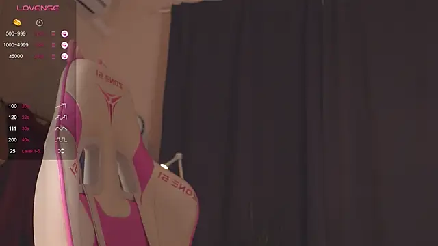 Snapshot of NeonShine chatting on 01.20.25 NeonShine online show from 01.20.25