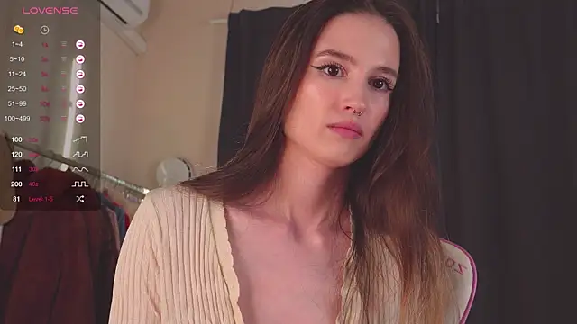 Snapshot of NeonShine chatting on 01.22.25 NeonShine online show from 01.22.25