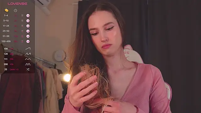 Snapshot of NeonShine chatting on 01.23.25 NeonShine online show from 01.23.25