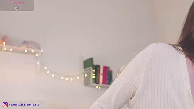 Snapshot of NeonShine chatting on 09.19.25 NeonShine online show from 09.19.25