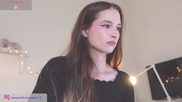 Snapshot of NeonShine chatting on 09.21.25 NeonShine online show from 09.21.25