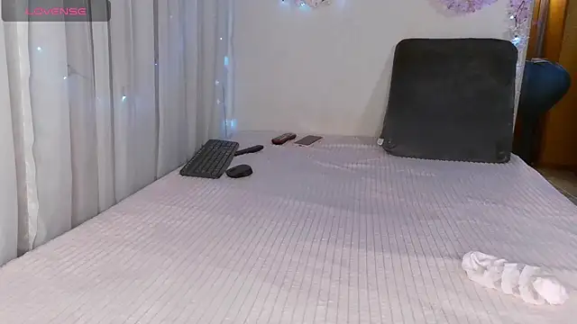 Snapshot of Sahory__ chatting on 02.15.25 Sahory online show from 02.15.25