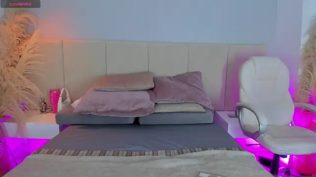 sofia pamela online show from 12.04.25