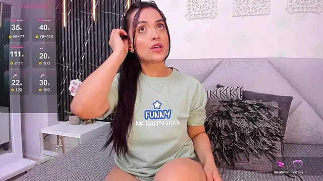 Snapshot of katrina_kaif_x chatting on 01.25.25 katrina kaif x online show from 01.25.25