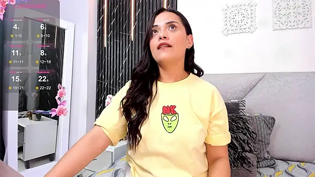 Snapshot of katrina_kaif_x chatting on 03.01.25 katrina kaif x online show from 03.01.25