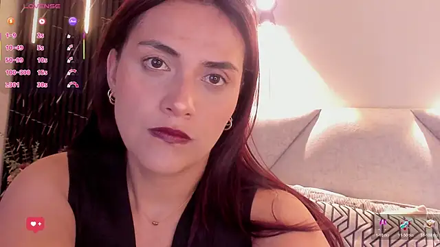 Snapshot of katrina_kaif_x chatting on 10.18.25 katrina kaif x online show from 10.18.25