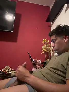 Snapshot of Magicerosxx69 chatting on 03.20.26 Magicerosxx69 online show from 03.20.26