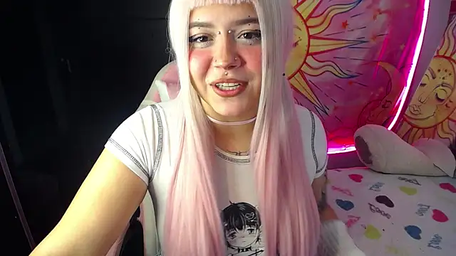 sara winehouse1 online show from 11.14.25