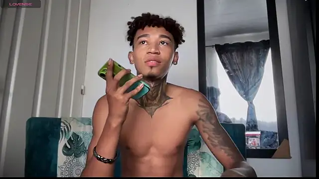 sexy blacks  online show from 11.22.25