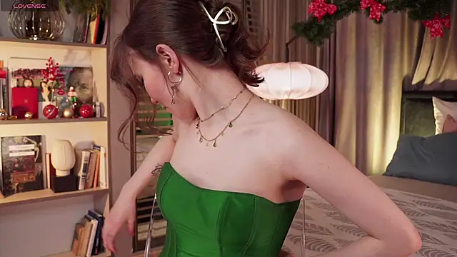 Snapshot of askaudrey_ chatting on 01.05.25 askaudrey online show from 01.05.25