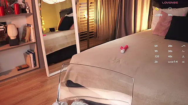 Snapshot of askaudrey_ chatting on 02.20.25 askaudrey online show from 02.20.25