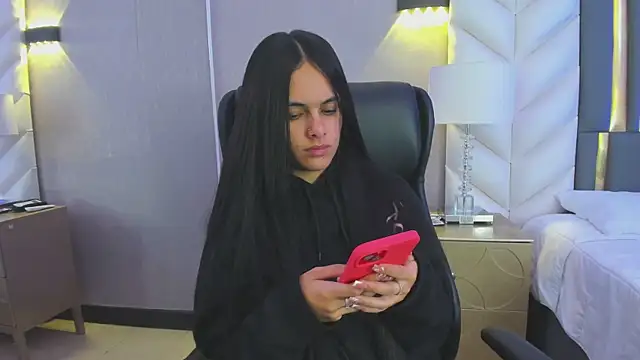 ChloeHarper  online show from 01.12.26