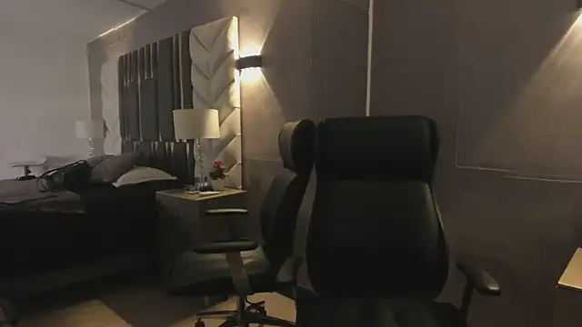 ChloeHarper  online show from 02.05.26