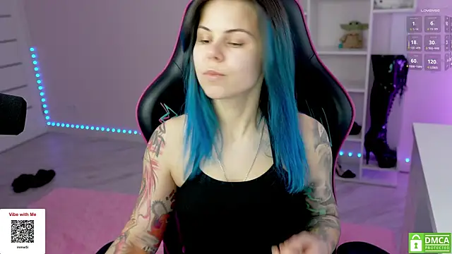 Latex Kitty online show from 11.18.25