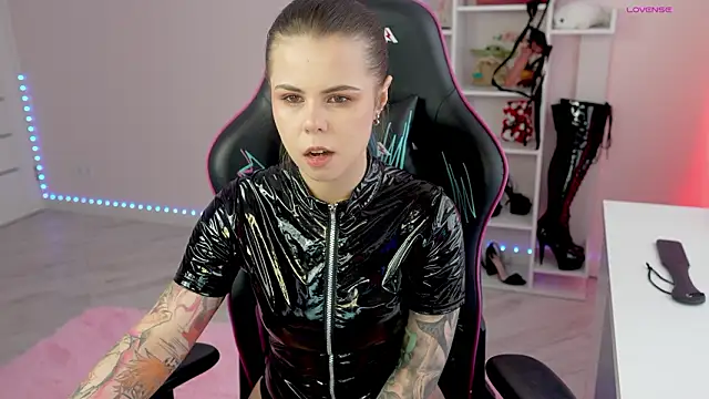 Latex Kitty online show from 03.25.26