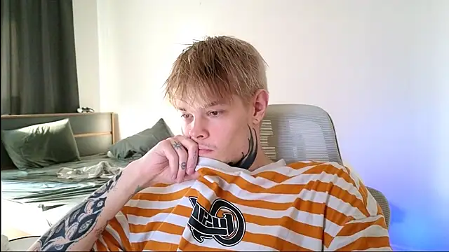 DENIS HERE online show from 05.16.26