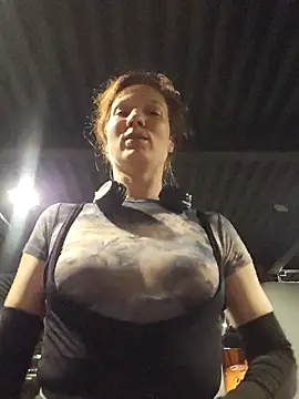 Snapshot of Exhibitionsplit chatting on 09.21.25 Exhibitionsplit online show from 09.21.25