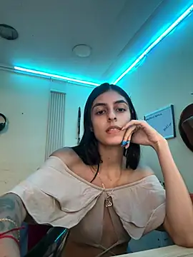 Snapshot of cristel_17 chatting on 12.01.24 cristel 17 online show from 12.01.24