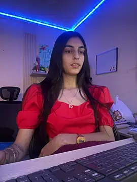 Snapshot of cristel_17 chatting on 12.21.24 cristel 17 online show from 12.21.24