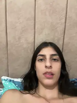 Snapshot of cristel_17 chatting on 12.30.24 cristel 17 online show from 12.30.24