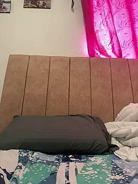 Snapshot of cristel_17 chatting on 01.11.25 cristel 17 online show from 01.11.25