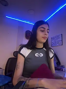 Snapshot of cristel_17 chatting on 02.04.25 cristel 17 online show from 02.04.25