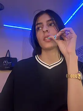 Snapshot of cristel_17 chatting on 02.23.25 cristel 17 online show from 02.23.25