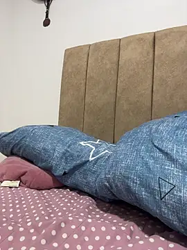 Snapshot of cristel_17 chatting on 11.28.25 cristel 17 online show from 11.28.25