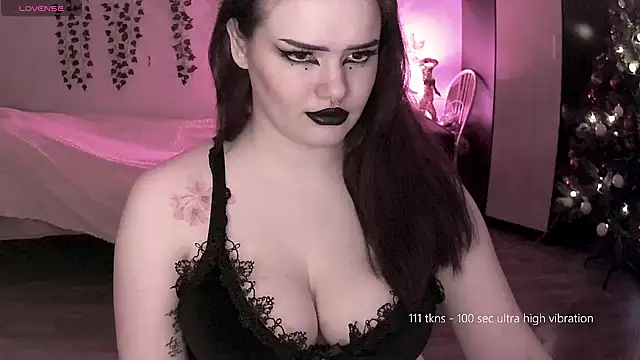 strawberry elfcat online show from 12.13.24