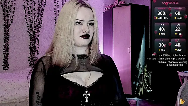 strawberry elfcat online show from 07.31.26