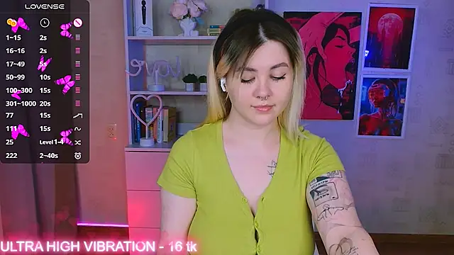 cutie mili online show from 02.13.25