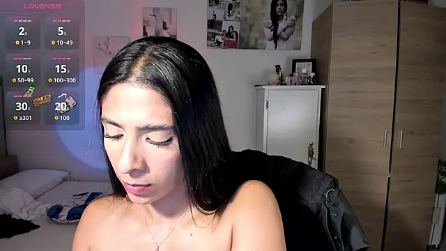 VeronikaOlsen online show from 10.19.25