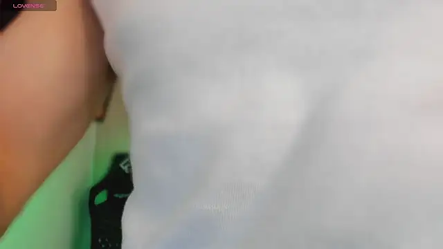 Snapshot of thomklein chatting on 02.18.26 thomklein online show from 02.18.26