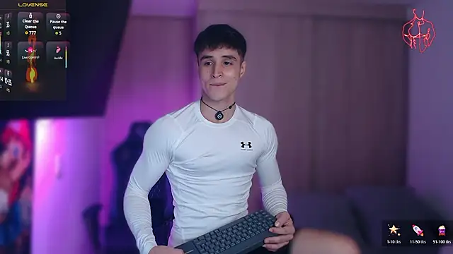 Snapshot of thomklein chatting on 02.24.26 thomklein online show from 02.24.26