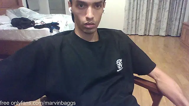 Snapshot of rippedbutskinny chatting on 12.11.24 rippedbutskinny online show from 12.11.24