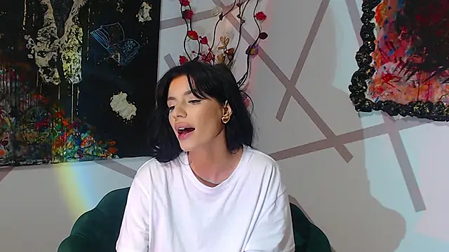 Snapshot of ZaSha__ chatting on 02.04.25 ZaSha online show from 02.04.25