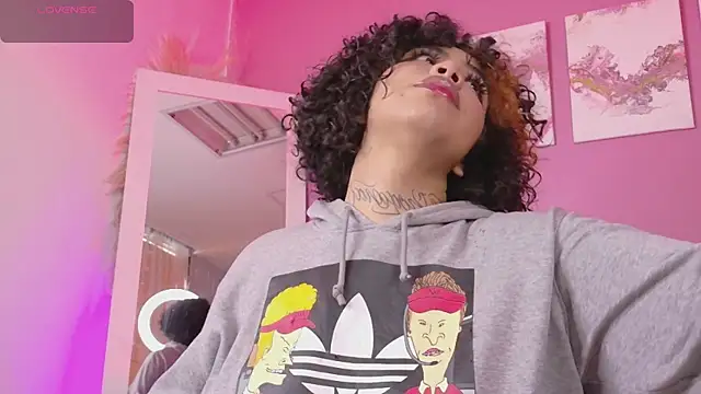 Snapshot of foxxy-lov3 chatting on 10.20.25 foxxy-lov3 online show from 10.20.25