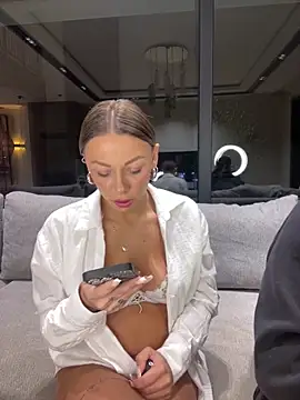 SexOnMyLvL online show from 10.15.25